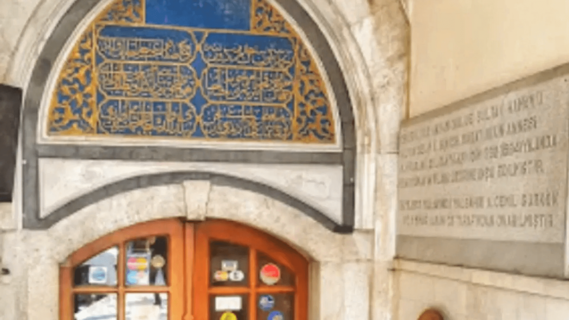 Çemberlitaş Hamamı'nın dış görünümü